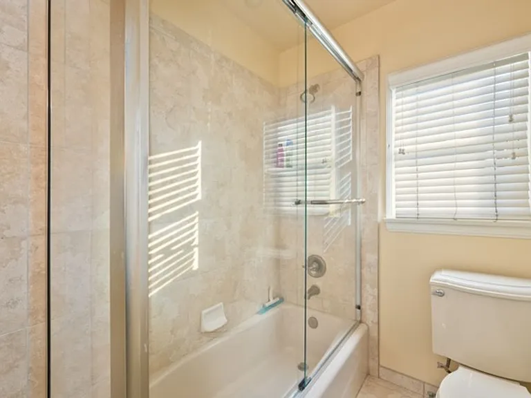 1128 E Balboa Blvd — Photo 33