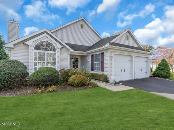 68 Ivy Hill Road, Lakewood, NJ 08701