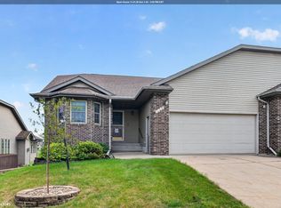 2226 Edgebrook Dr, Marshalltown, IA 50158