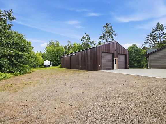 3rd image of 33486 Pierson Dr
