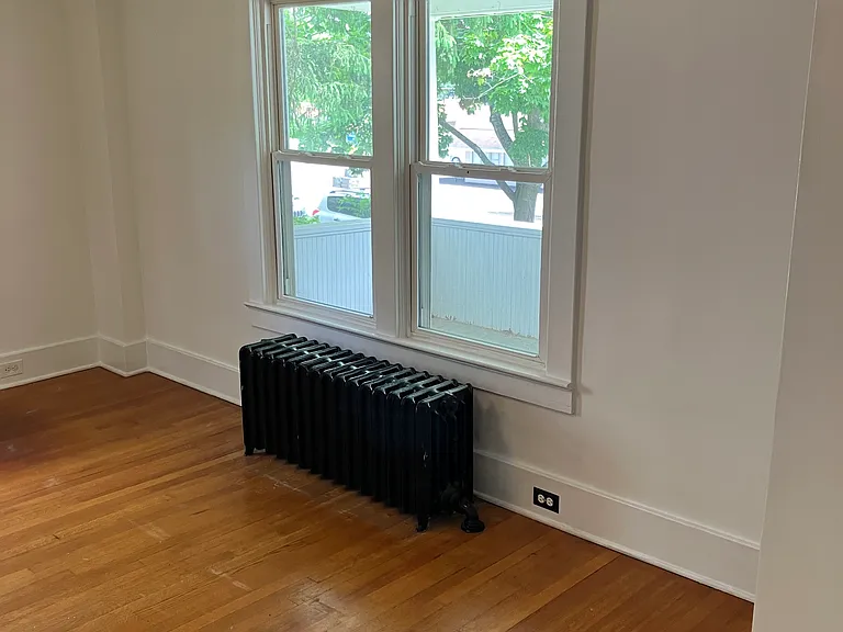 133 Pearl St — Photo 4