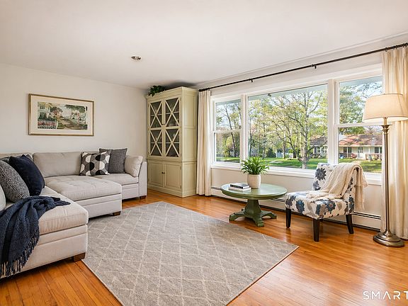 5th image of 14 Elmcrest Drive