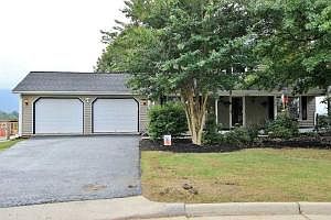 2nd image of 1938 High Crest Ct