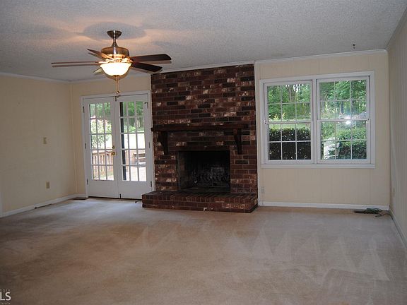 5th image of 2167 Emerald Dr