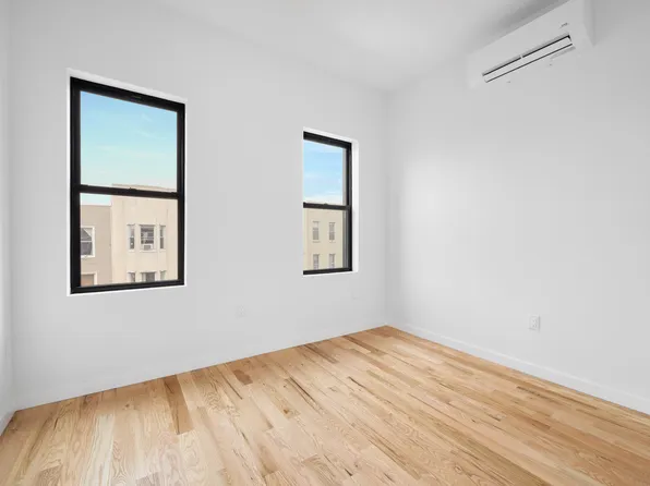 148 Norman Avenue image 7 of 9