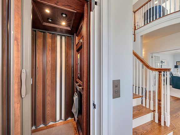 4th image of 7 Ocean Dr W