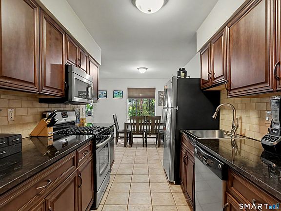 5th image of 31 Teresa Place #31