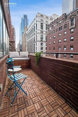 Sold by Sotheby's International Realty | media 7