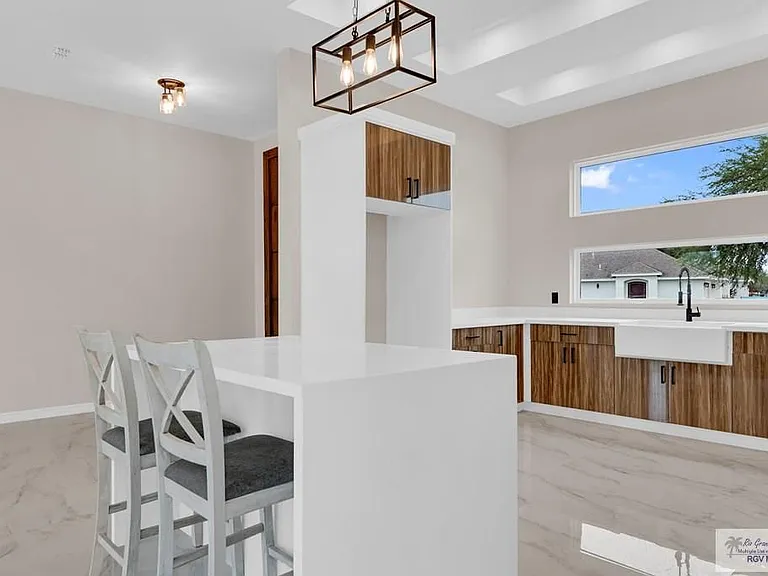 3330 Calle Bolivia — Photo 2