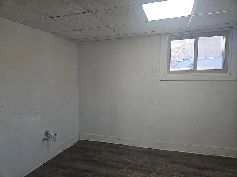 445 Broad St — Photo 2