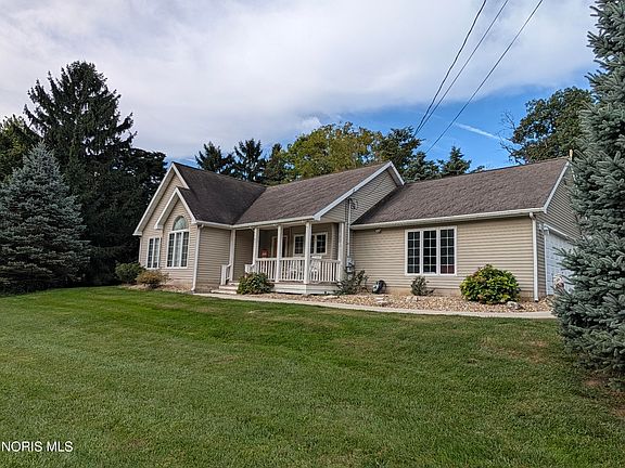 2nd image of 627 NW Catawba Rd