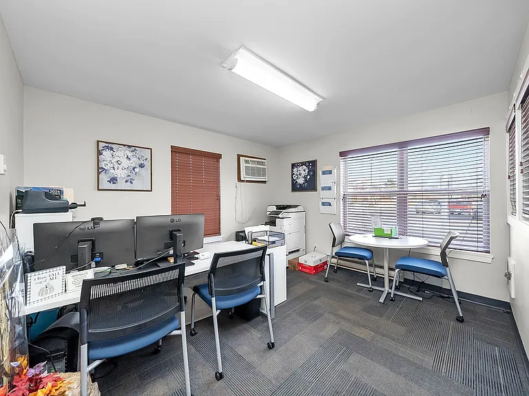 Leasing Office