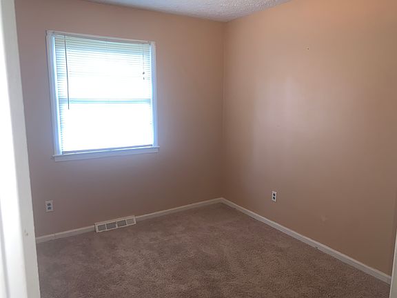 5th image of 321 E Tiverton Way