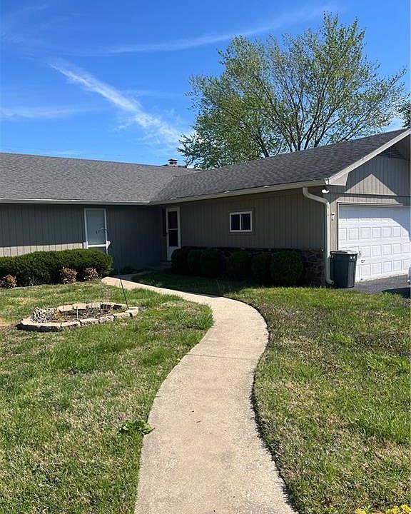 1st image of 7 Hillcrest Vlg