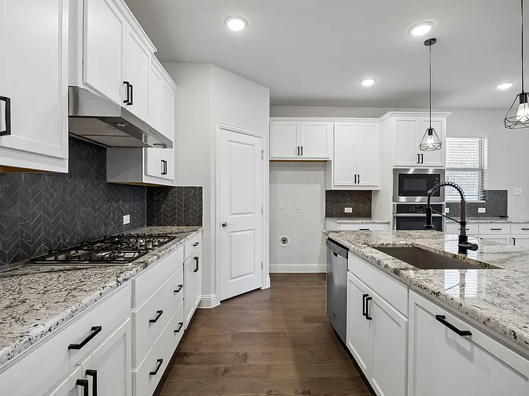 228 Glenwood Dr — Photo 5