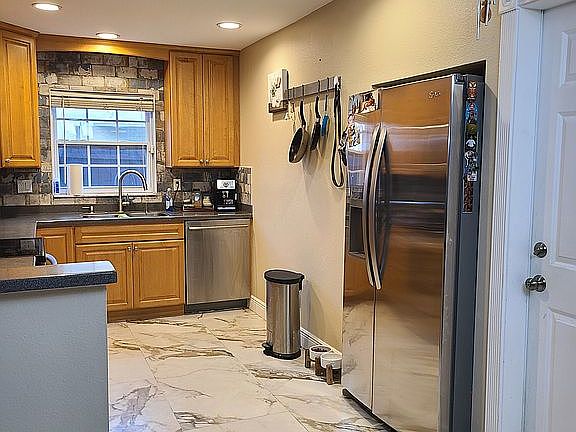 3rd image of 2520 Fawn Ct