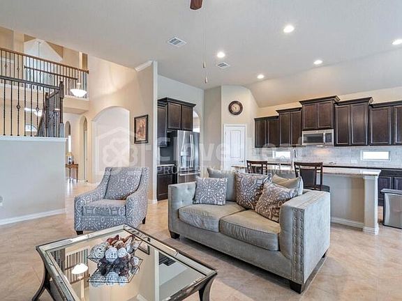 5th image of 222 Norwood Ct