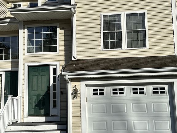 2nd image of 89 Barrington Ave