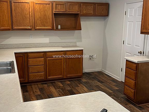 4th image of 249 McNeil St #1