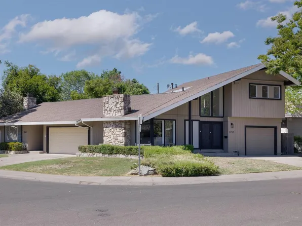 1251 Noonan Dr, Sacramento, CA 95822