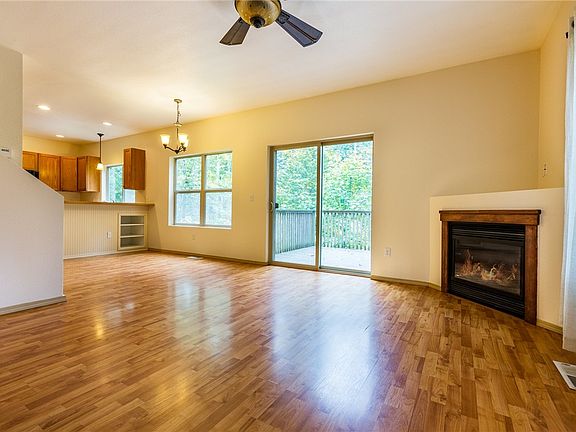 2nd image of 18123 Upland Dr SE