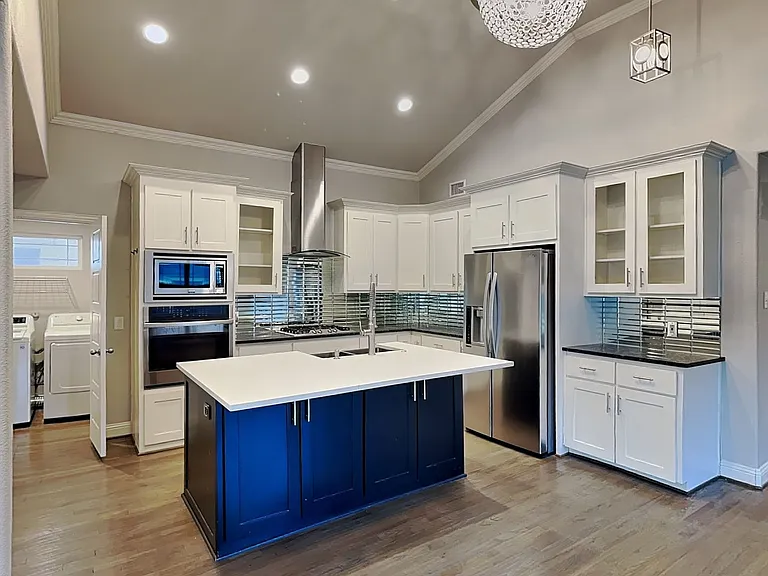 2828 Livingston Ave — Photo 5
