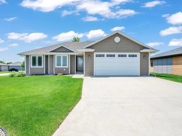 301 30th St, Milford, IA 51351
