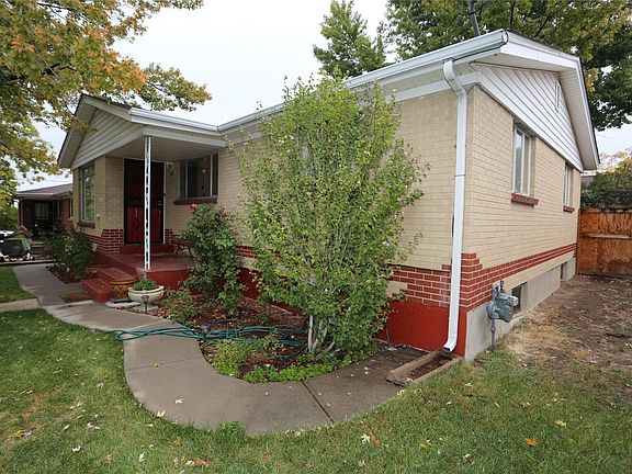 3rd image of 1810 S Dale Ct