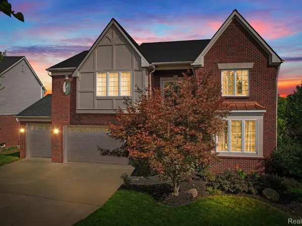 50328 Livingston Dr, Northville, MI 48168