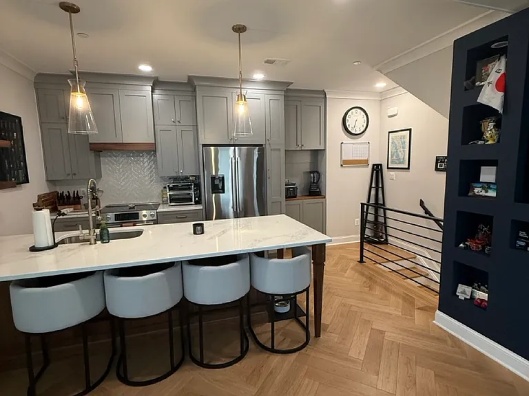 217 16th St NE #9 — Photo 8