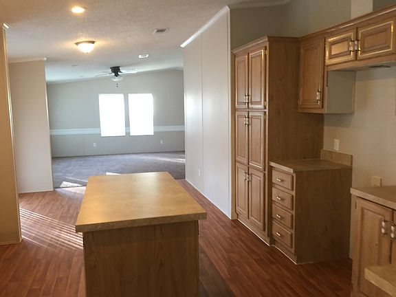 4th image of 410 Creekwood Run