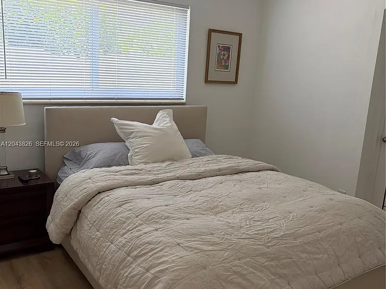 3397 NE 20th Ave — Photo 17
