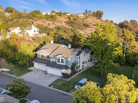 3rd image of 2286 Manzana Way