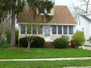 1642 Roselawn Rd, Mayfield Heights, OH 44124