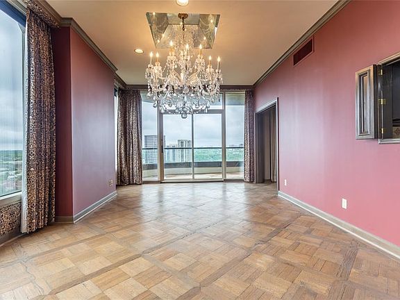 3rd image of 3510 Turtle Creek Blvd APT 16A
