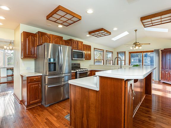 5th image of 1256 Evergreen Dr
