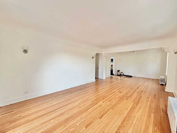 5th image of 2809 W Lunt Ave #A2