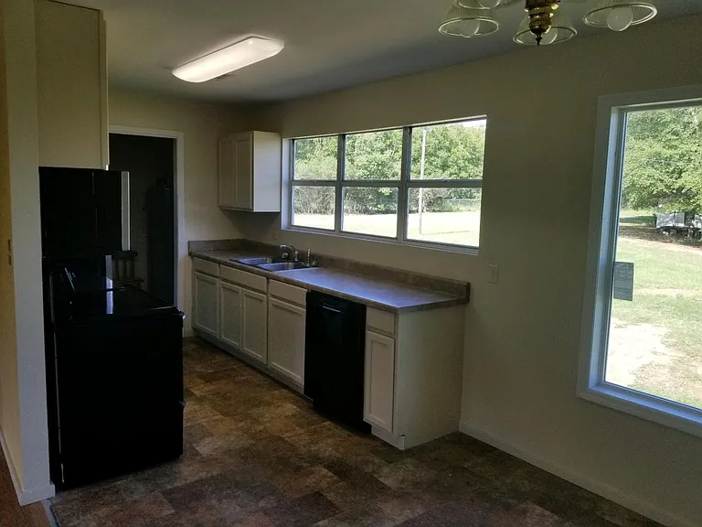 7046 N State Highway 123 — Photo 14