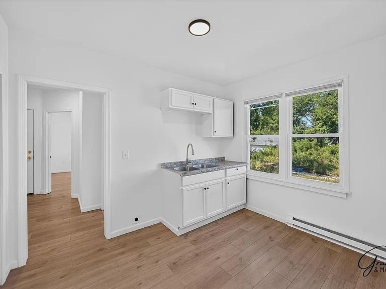 12932 Greiner - Bar Holdings & Blue & White LLC — Photo 6