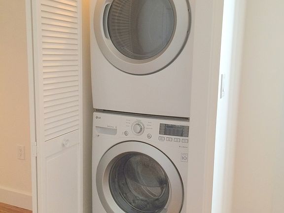 4th image of 318 W 121st St APT 1B