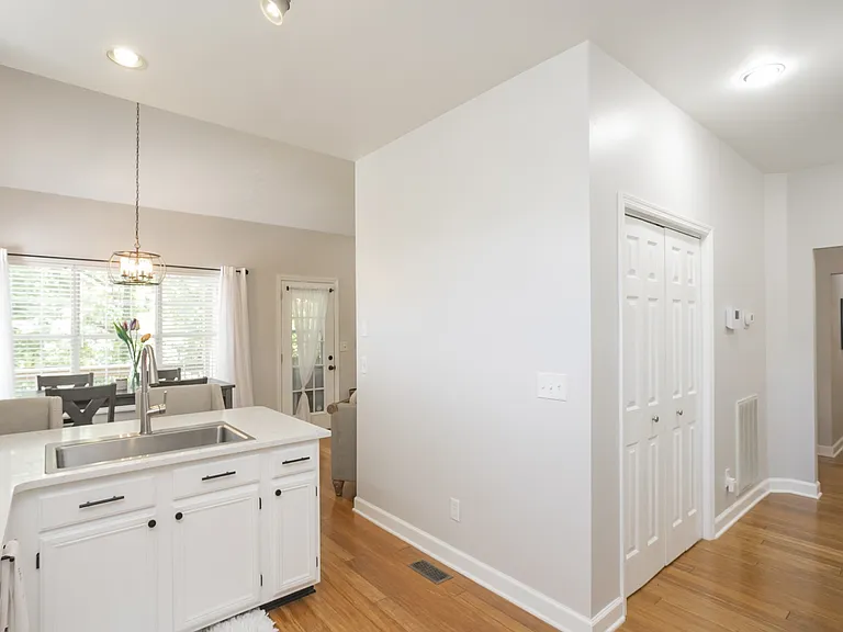 1004 Elmshade Ln — Photo 8