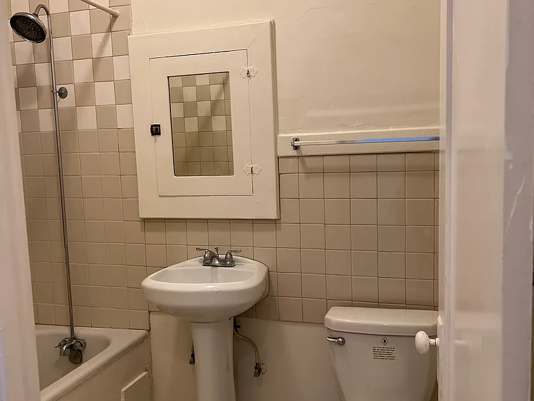 1441 Edgecliffe Dr #21 — Photo 9