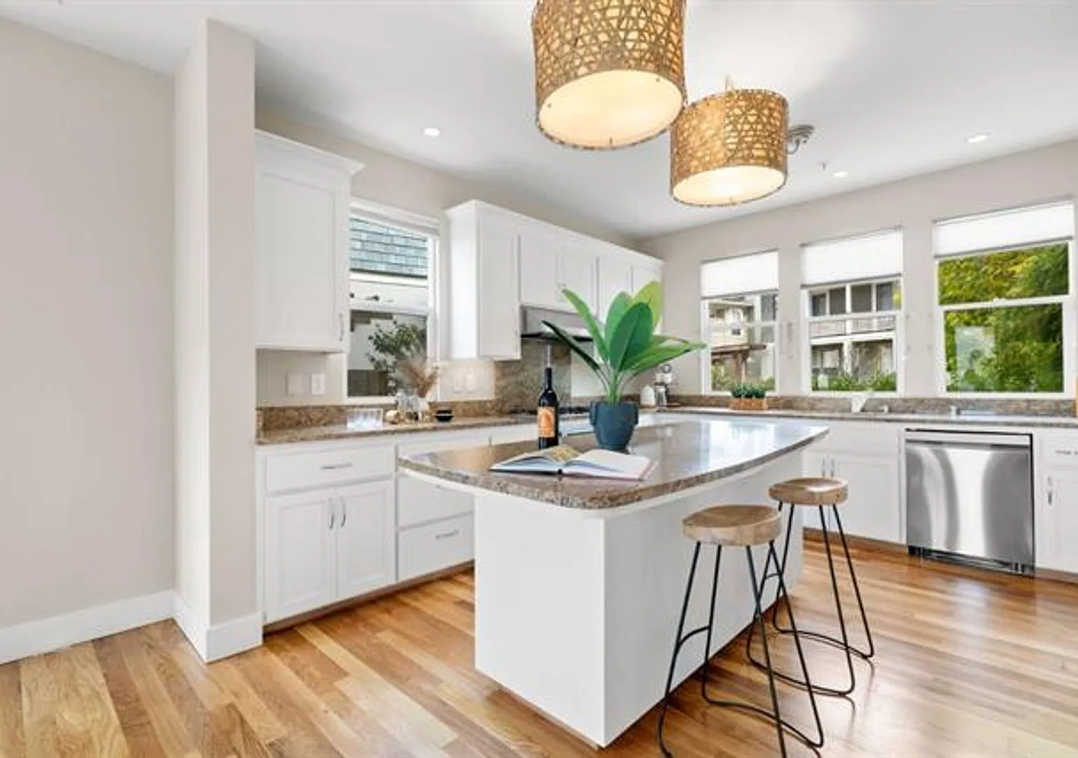 Shared Home with Flexible Room & Pricing Options | UCSC Westside — Photo 4