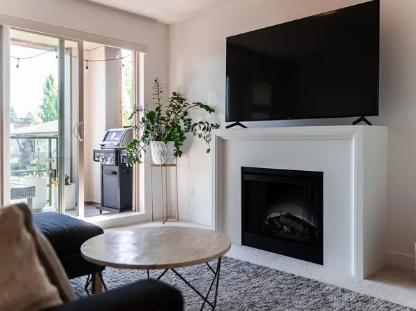 738 E 29th Ave #213, Vancouver, BC V5V 0B6