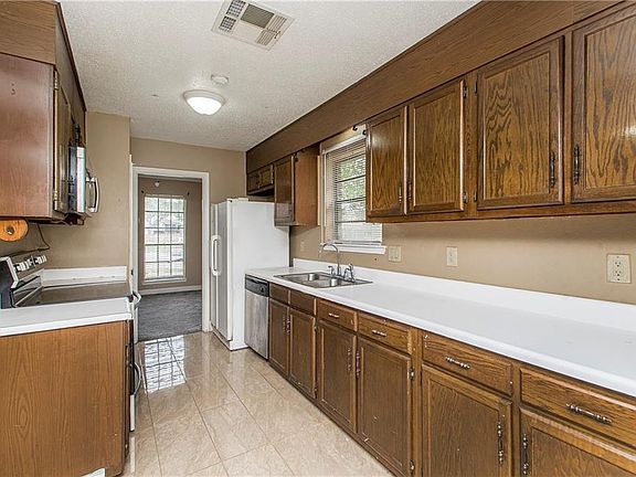 5th image of 1557 Spanish Oaks Dr