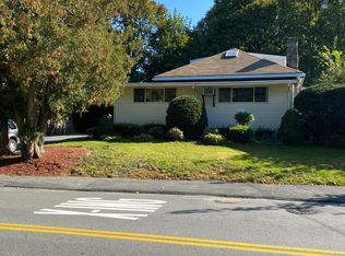 15 Cottage St FLOOR 2, Stoneham, MA 02180