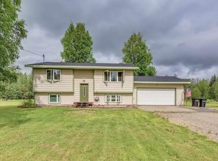 2640 Lisa Ann Dr, North Pole, AK 99705