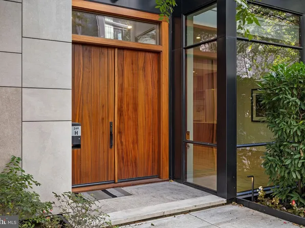 249 S 24th St APT H, Philadelphia, PA 19103