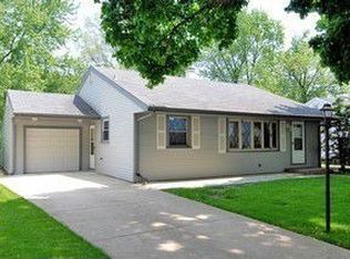 977 Alfini Dr, Des Plaines, IL 60016