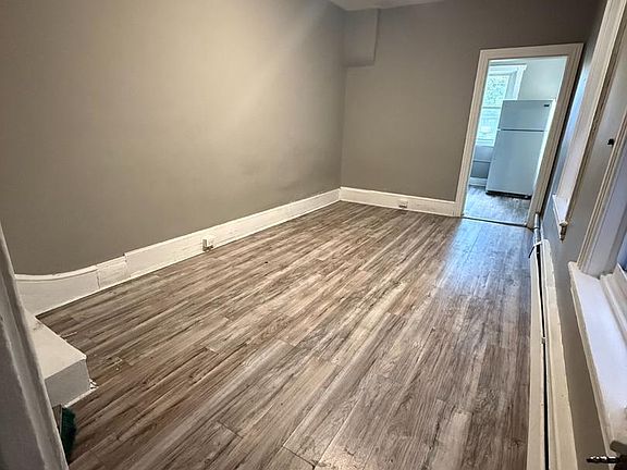 3rd image of 718 Franklin St